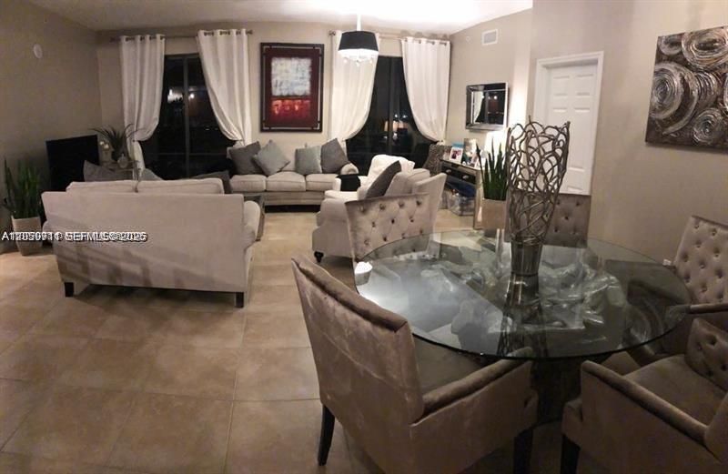 В аренду: $3,500 (2 спален, 2 ванн, 1347 Квадратных фут)