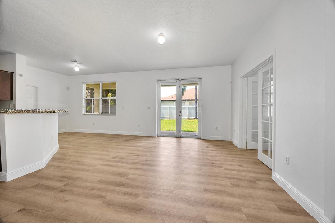 На продажу: $799,000 (5 спален, 3 ванн, 2598 Квадратных фут)