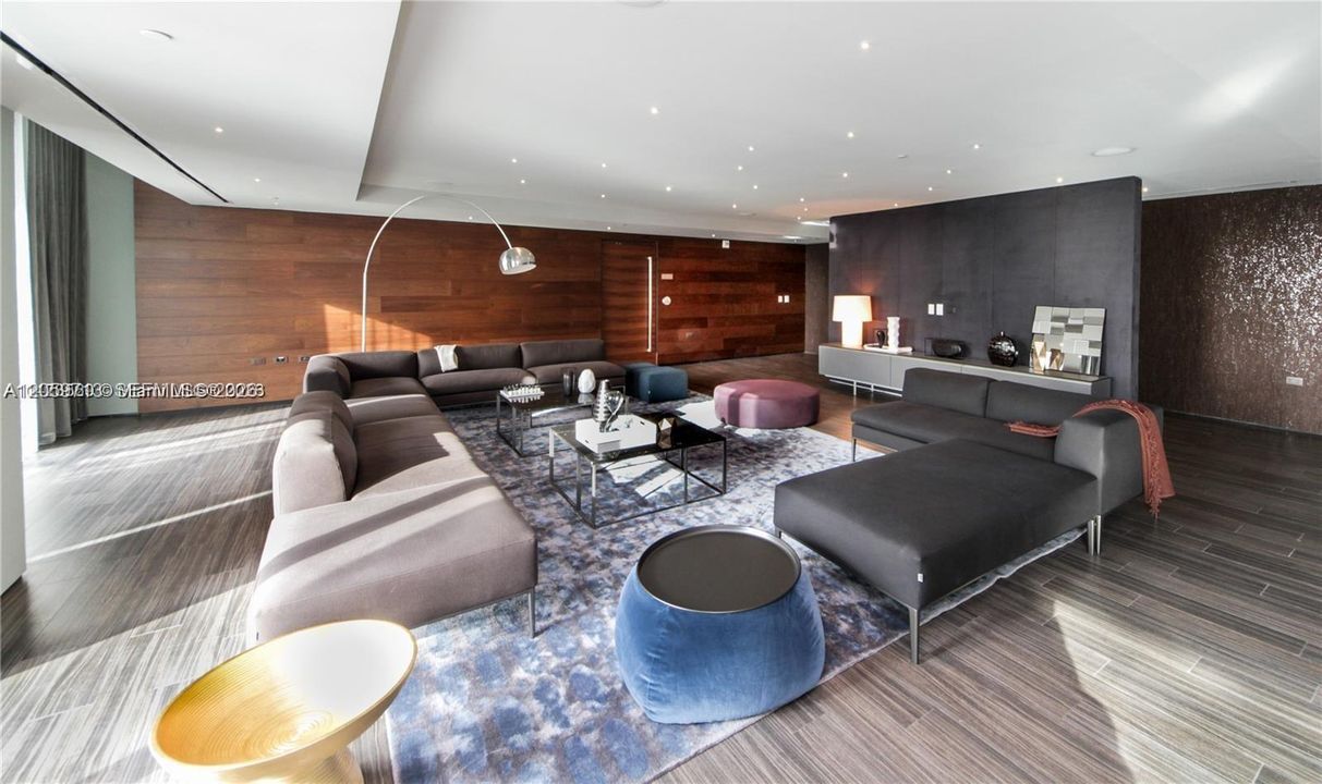 For Rent: $8,950 (3 beds, 3 baths, 1676 Square Feet)