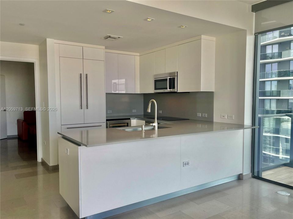 For Rent: $8,950 (3 beds, 3 baths, 1676 Square Feet)
