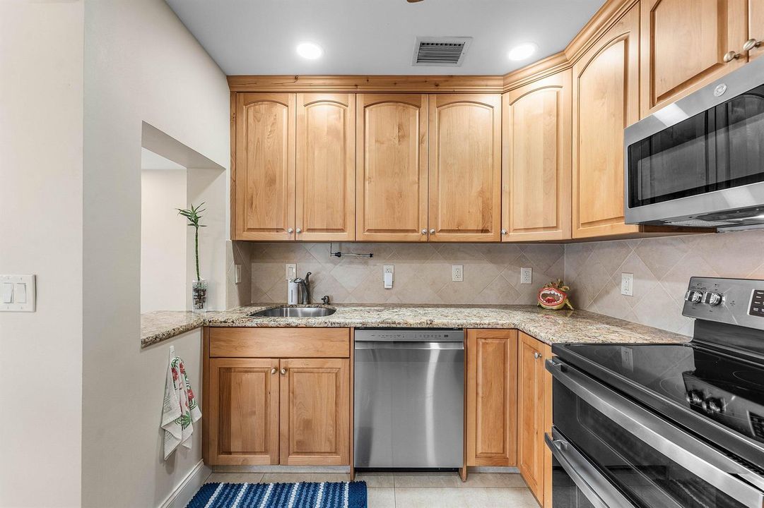 TONS OF COUNTER SPACE!