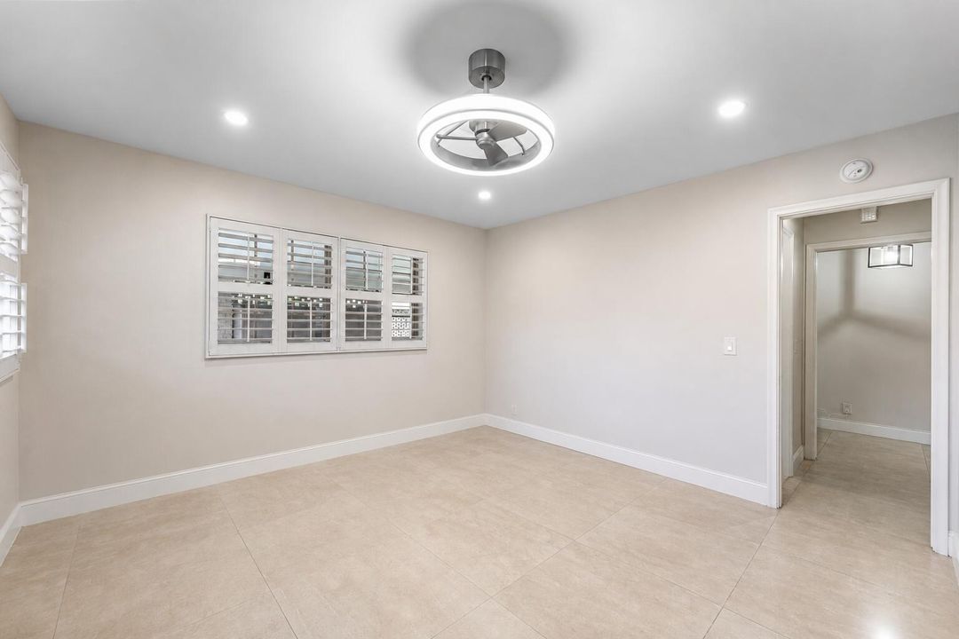 LARGE MASTER WALK IN CLOSET!