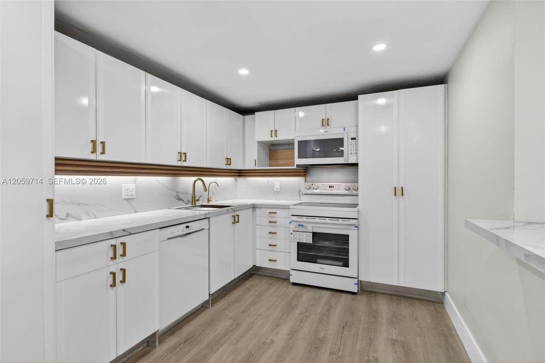 En Venta: $349,000 (3 camas, 2 baños, 1716 Pies cuadrados)
