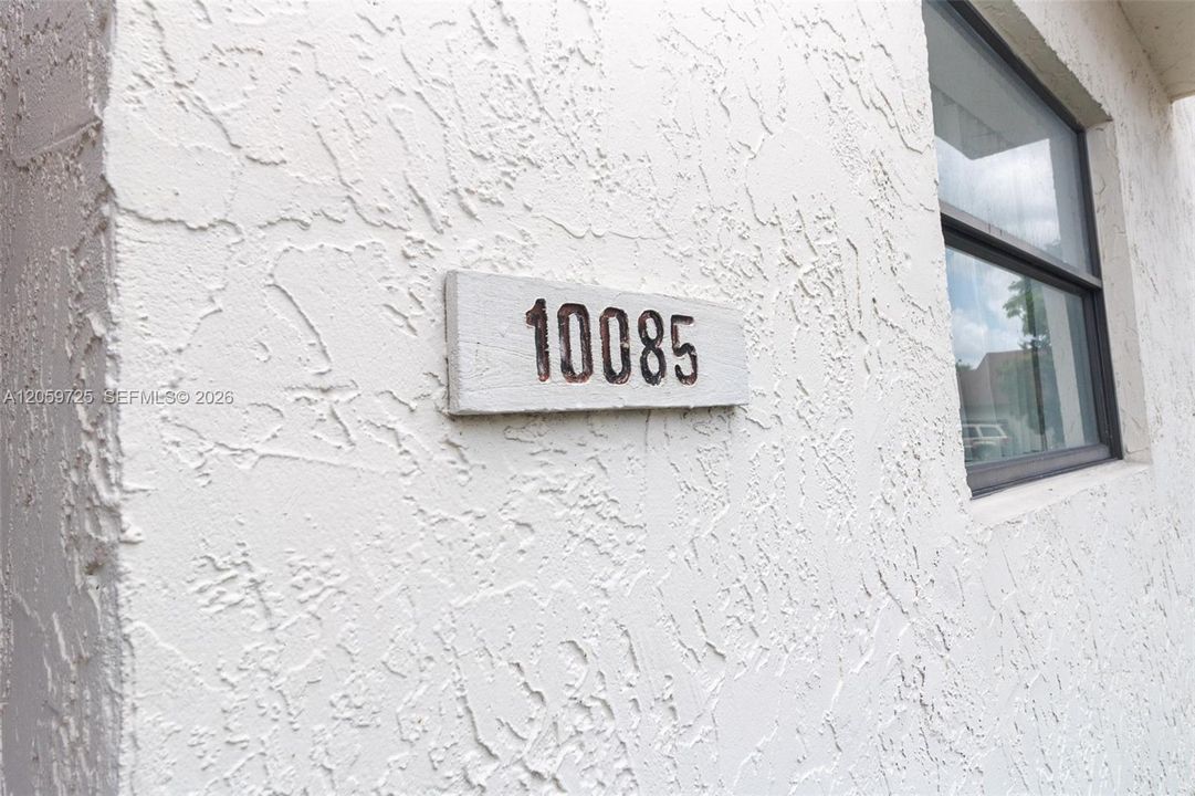 En Renta: $3,100 (3 camas, 2 baños, 1280 Pies cuadrados)