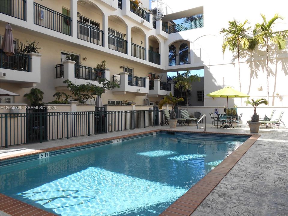 En Venta: $889,999 (2 camas, 2 baños, 1190 Pies cuadrados)