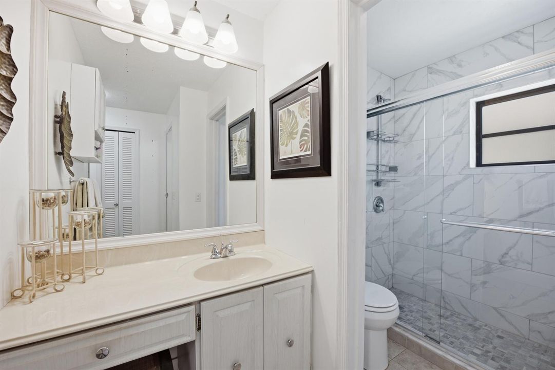 10325 master bath use