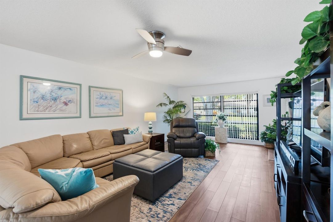 10325 living use