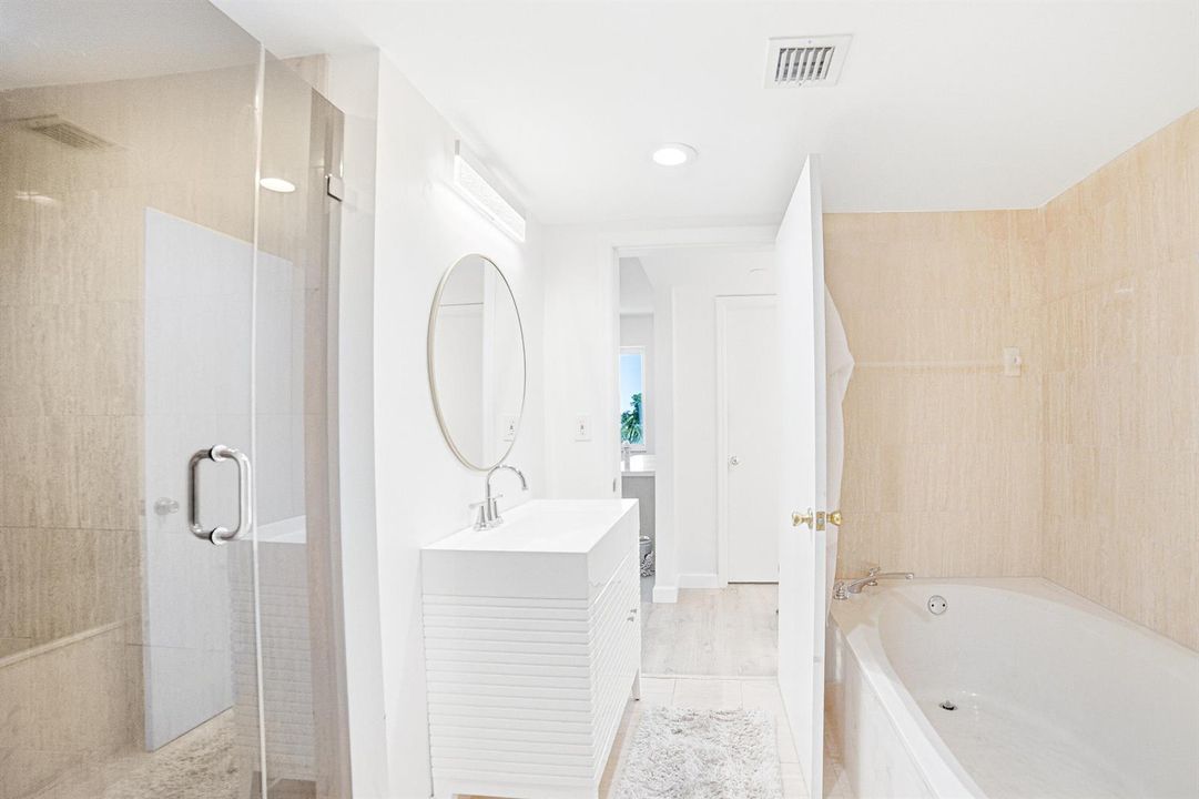Bedroom1-Bathroom