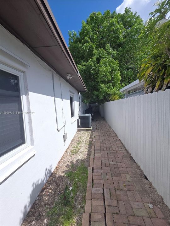 Right Side to the In-Law Quarters.