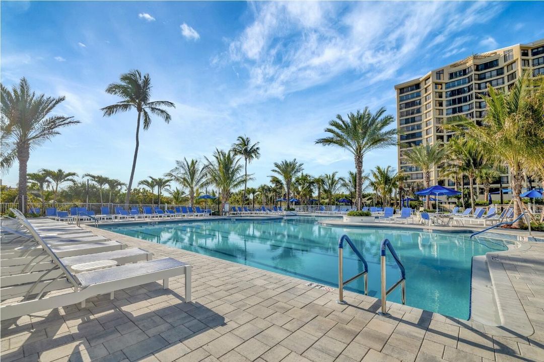 MAIN POOL..