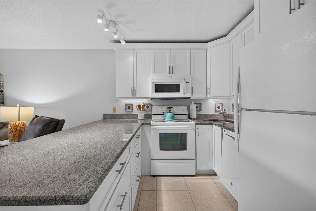 KITCHEN..........