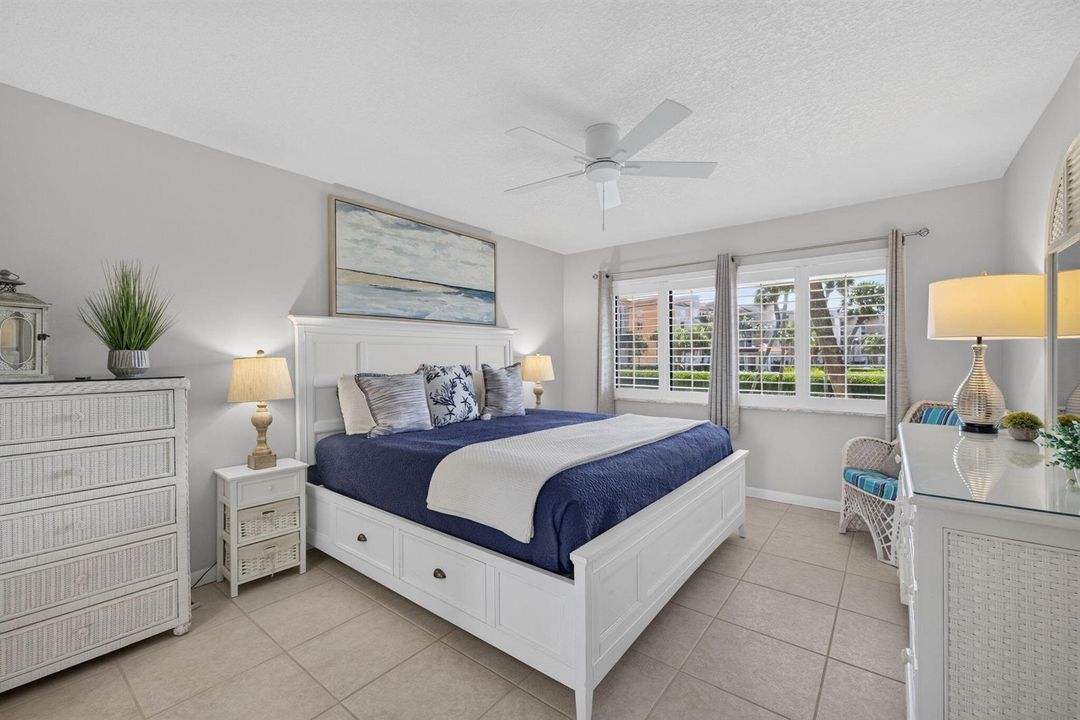 BEDROOM WITH KING BED.................
