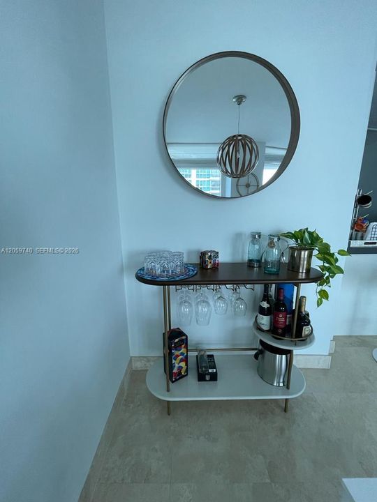 For Sale: $719,000 (1 beds, 1 baths, 881 Square Feet)