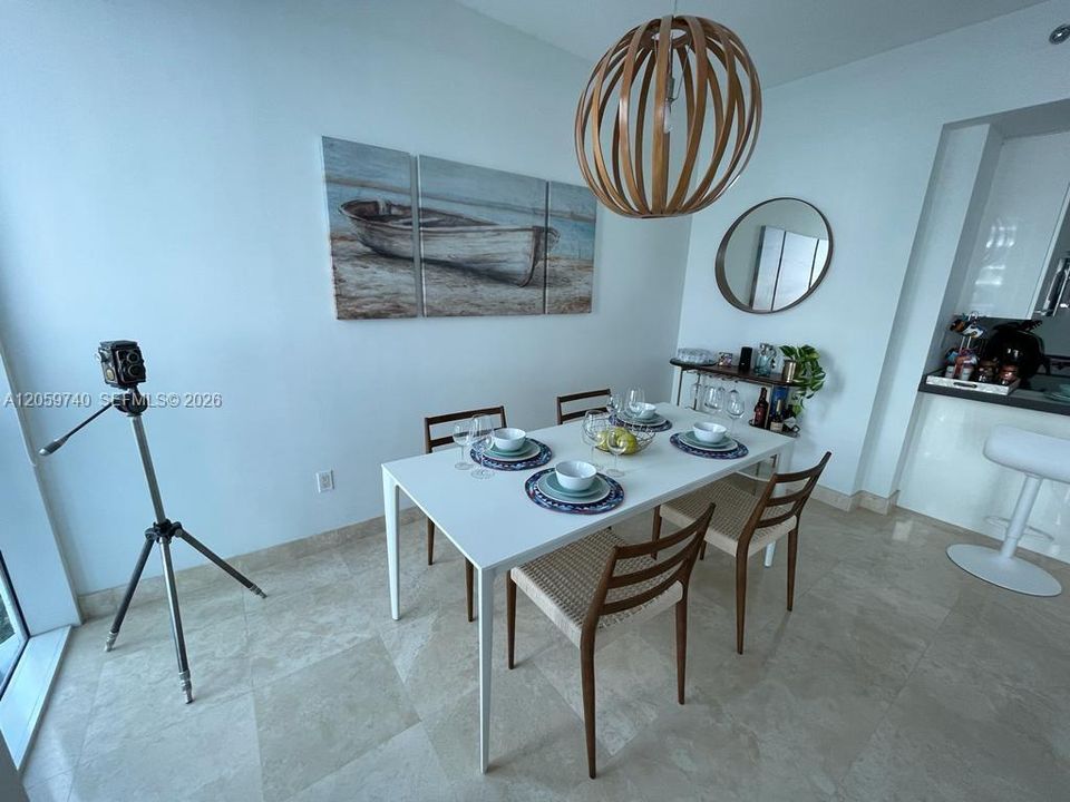 For Sale: $719,000 (1 beds, 1 baths, 881 Square Feet)