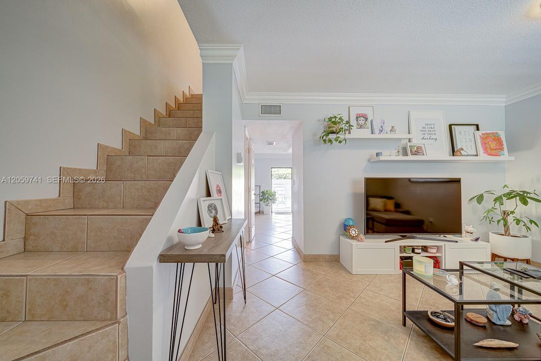 В аренду: $2,850 (2 спален, 2 ванн, 1007 Квадратных фут)