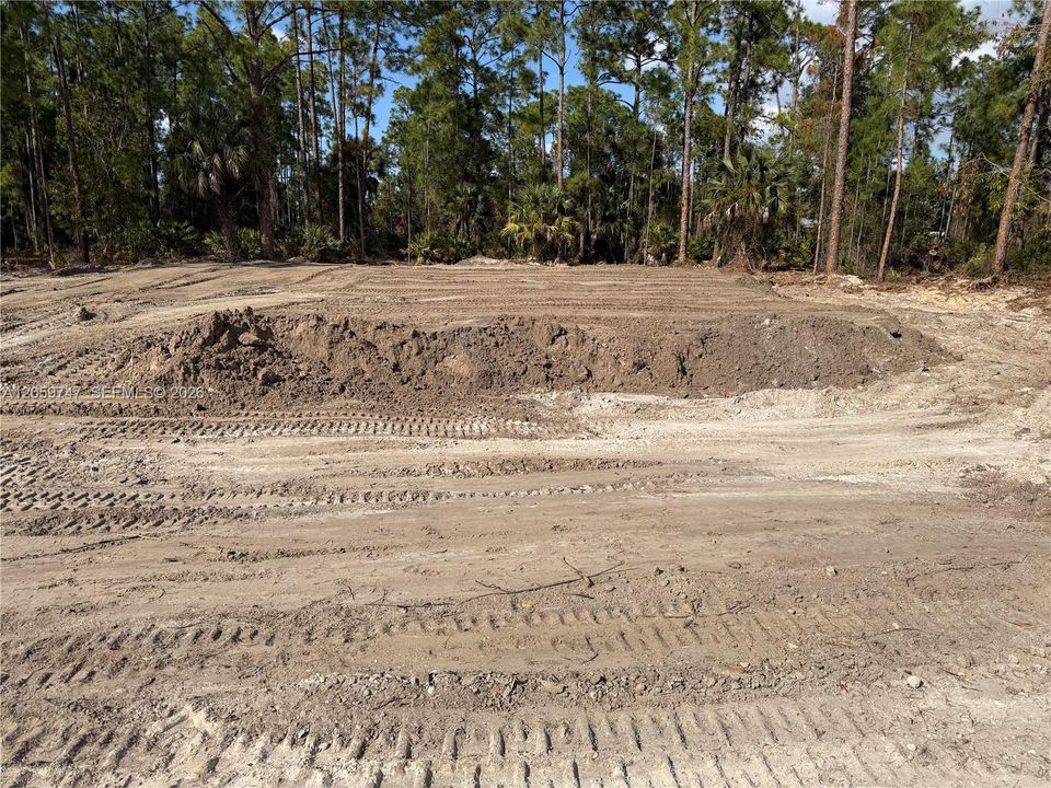 На продажу: $38,900 (0.25 acres)