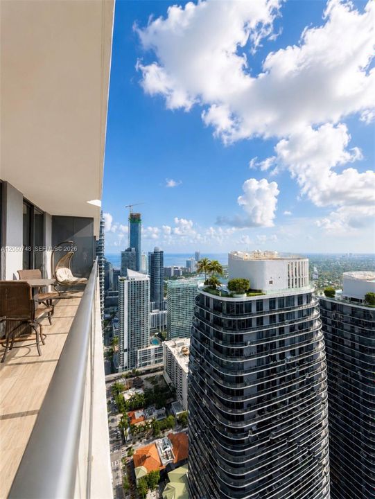 En Venta: $1,690,000 (3 camas, 3 baños, 1442 Pies cuadrados)