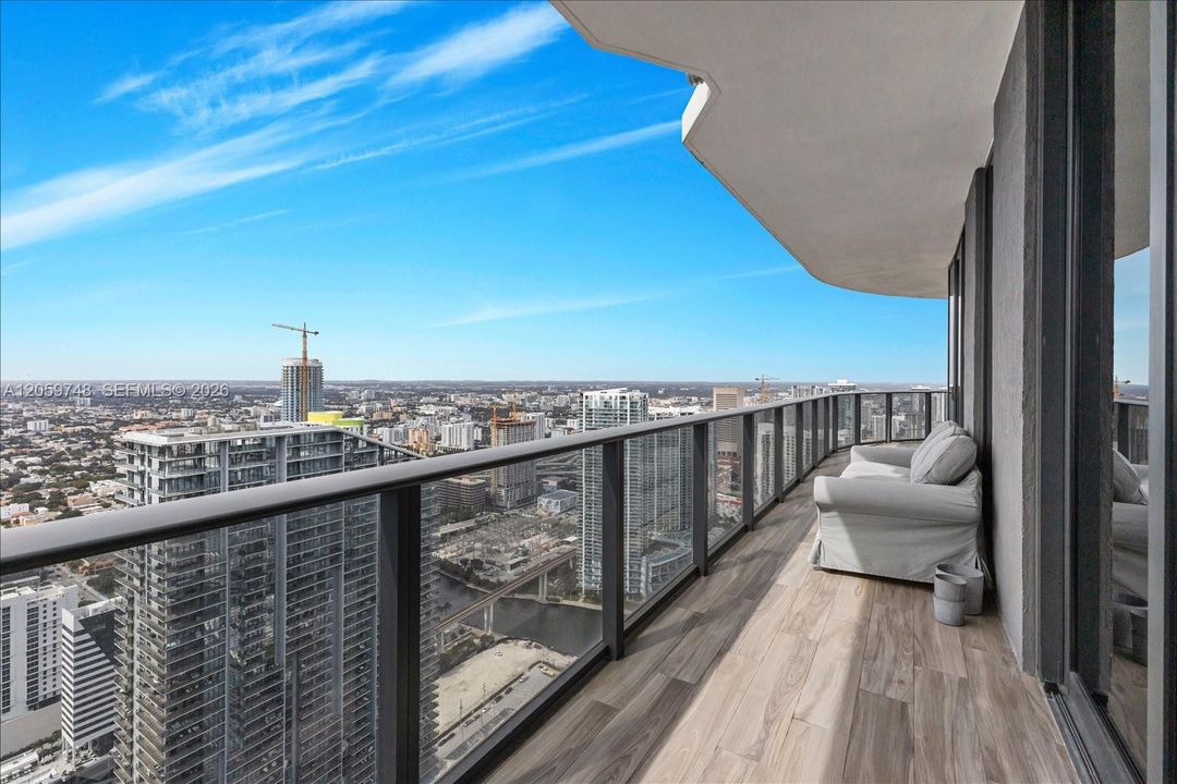 En Venta: $1,690,000 (3 camas, 3 baños, 1442 Pies cuadrados)