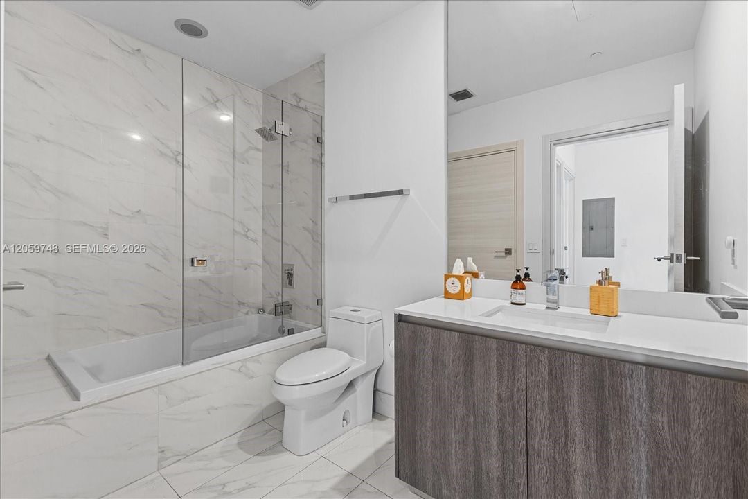 En Venta: $1,690,000 (3 camas, 3 baños, 1442 Pies cuadrados)