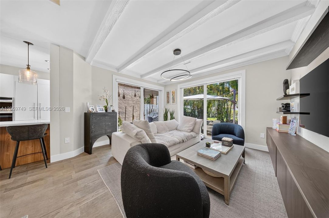 В аренду: $6,995 (3 спален, 2 ванн, 2100 Квадратных фут)