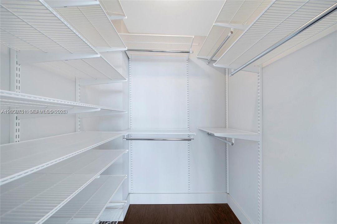 For Rent: $2,850 (2 beds, 2 baths, 1100 Square Feet)