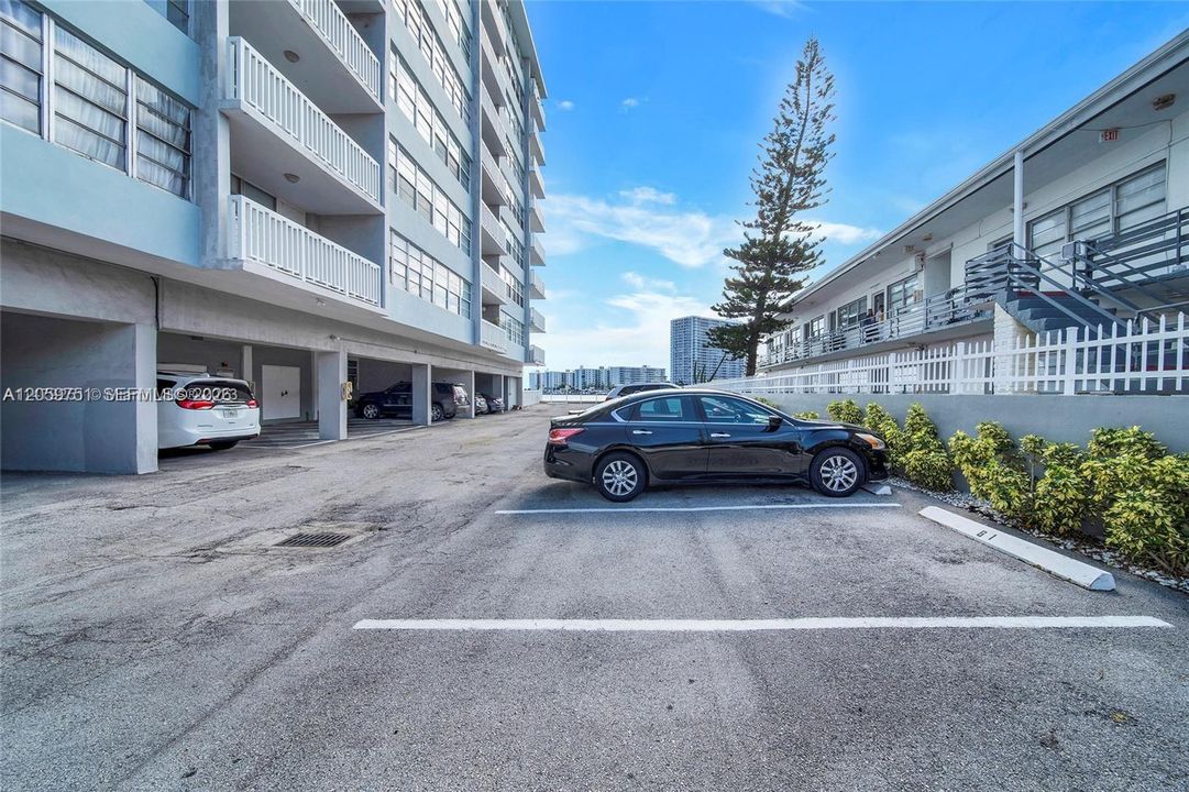 For Rent: $2,850 (2 beds, 2 baths, 1100 Square Feet)