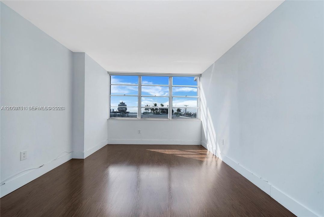 For Rent: $2,850 (2 beds, 2 baths, 1100 Square Feet)
