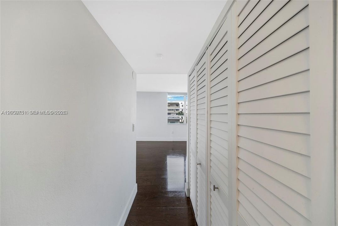 For Rent: $2,850 (2 beds, 2 baths, 1100 Square Feet)