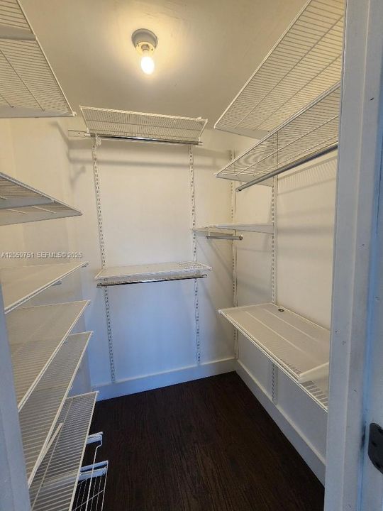 For Rent: $2,850 (2 beds, 2 baths, 1100 Square Feet)
