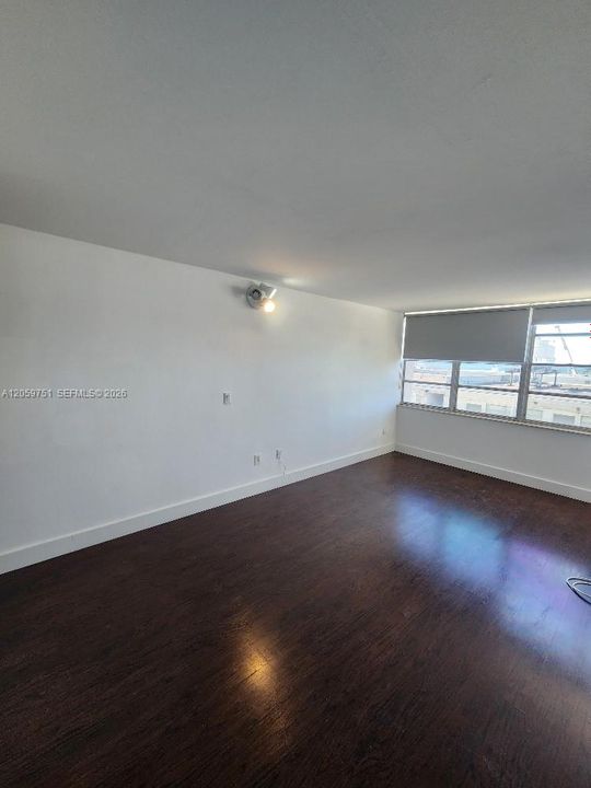 For Rent: $2,850 (2 beds, 2 baths, 1100 Square Feet)