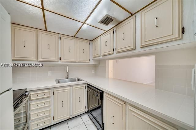 В аренду: $1,400 (1 спален, 1 ванн, 850 Квадратных фут)