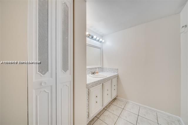 В аренду: $1,400 (1 спален, 1 ванн, 850 Квадратных фут)