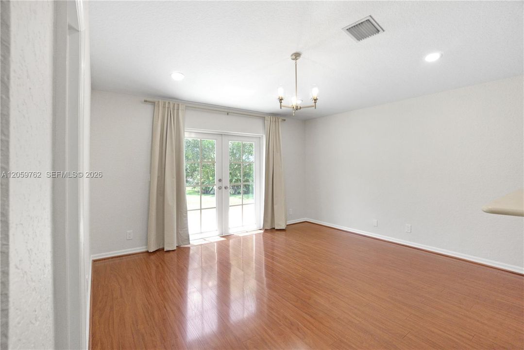 В аренду: $3,200 (4 спален, 2 ванн, 0 Квадратных фут)