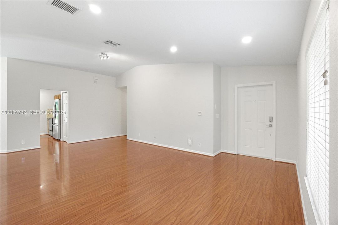 В аренду: $3,200 (4 спален, 2 ванн, 0 Квадратных фут)