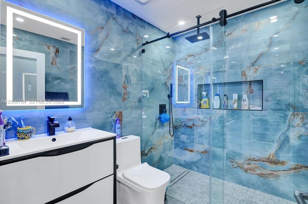 На продажу: $999,900 (5 спален, 4 ванн, 2047 Квадратных фут)