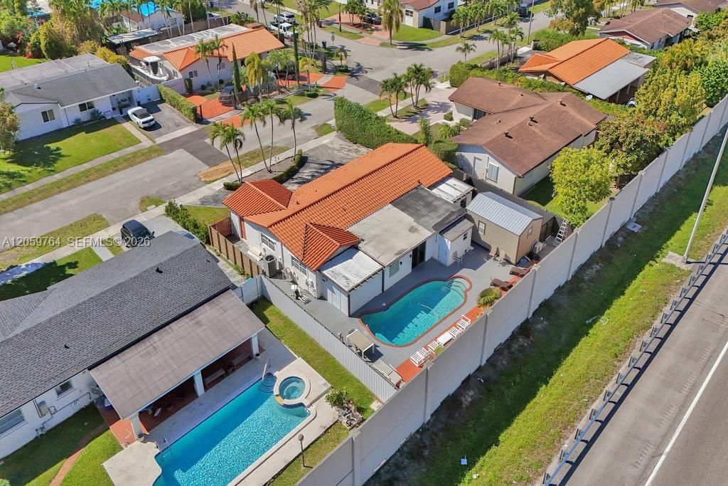 На продажу: $999,900 (5 спален, 4 ванн, 2047 Квадратных фут)