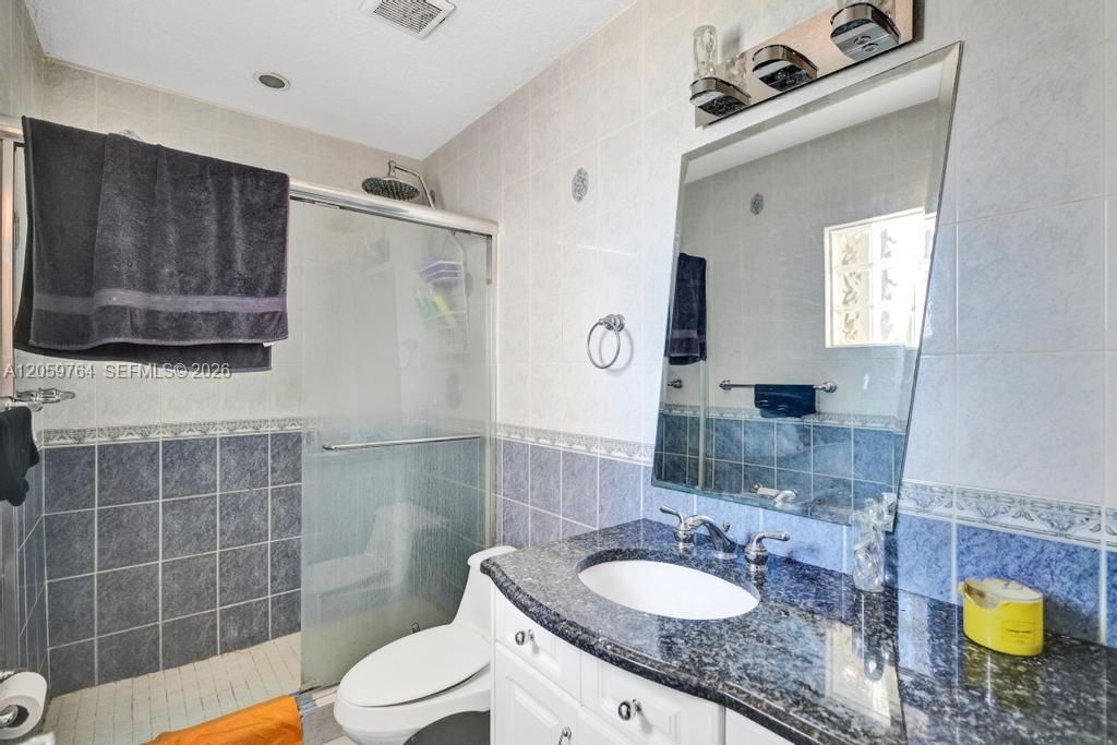 На продажу: $999,900 (5 спален, 4 ванн, 2047 Квадратных фут)