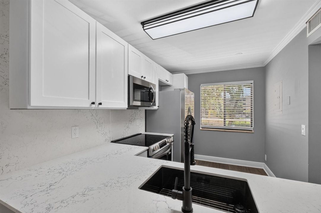 Gorgeous new kitchen.