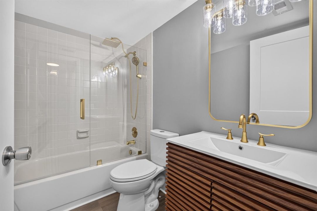 Bathroom 2.