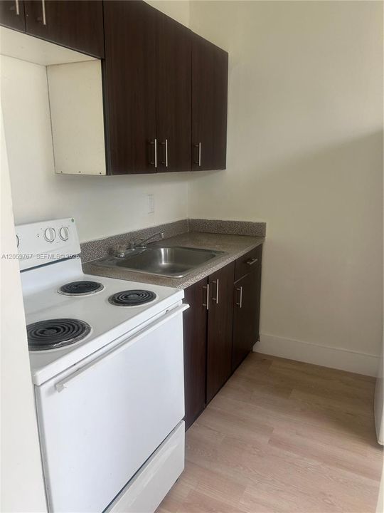 For Rent: $2,100 (2 beds, 1 baths, 1165 Square Feet)