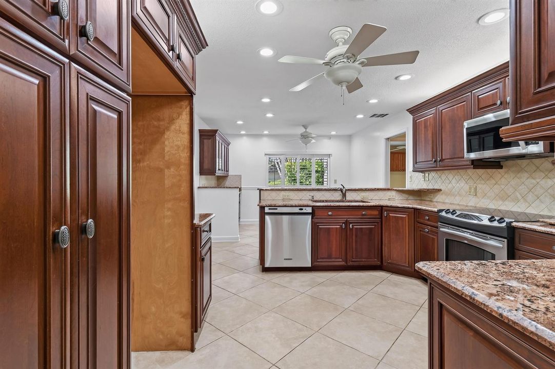 11453ShadyOaksLane(19)
