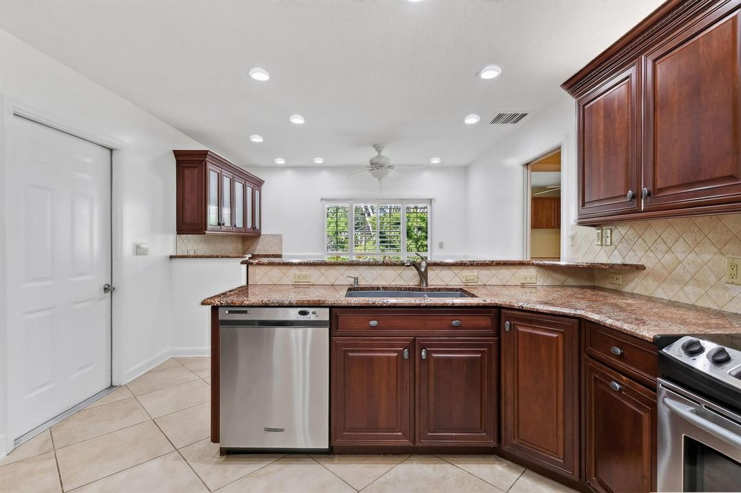 11453ShadyOaksLane(22)