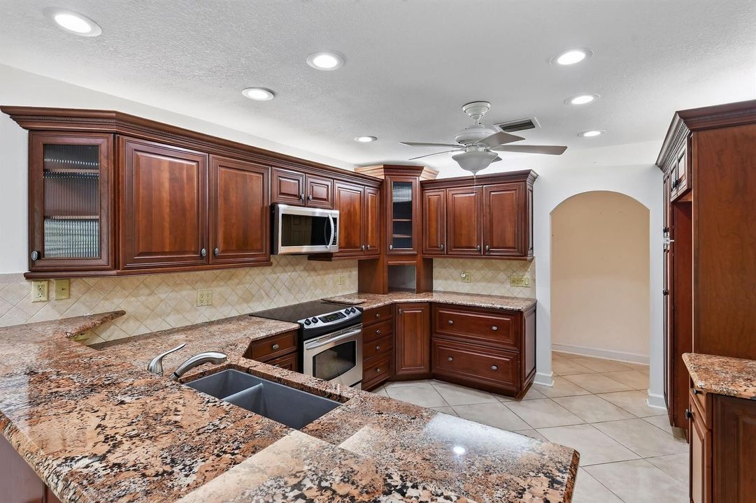 11453ShadyOaksLane(25)
