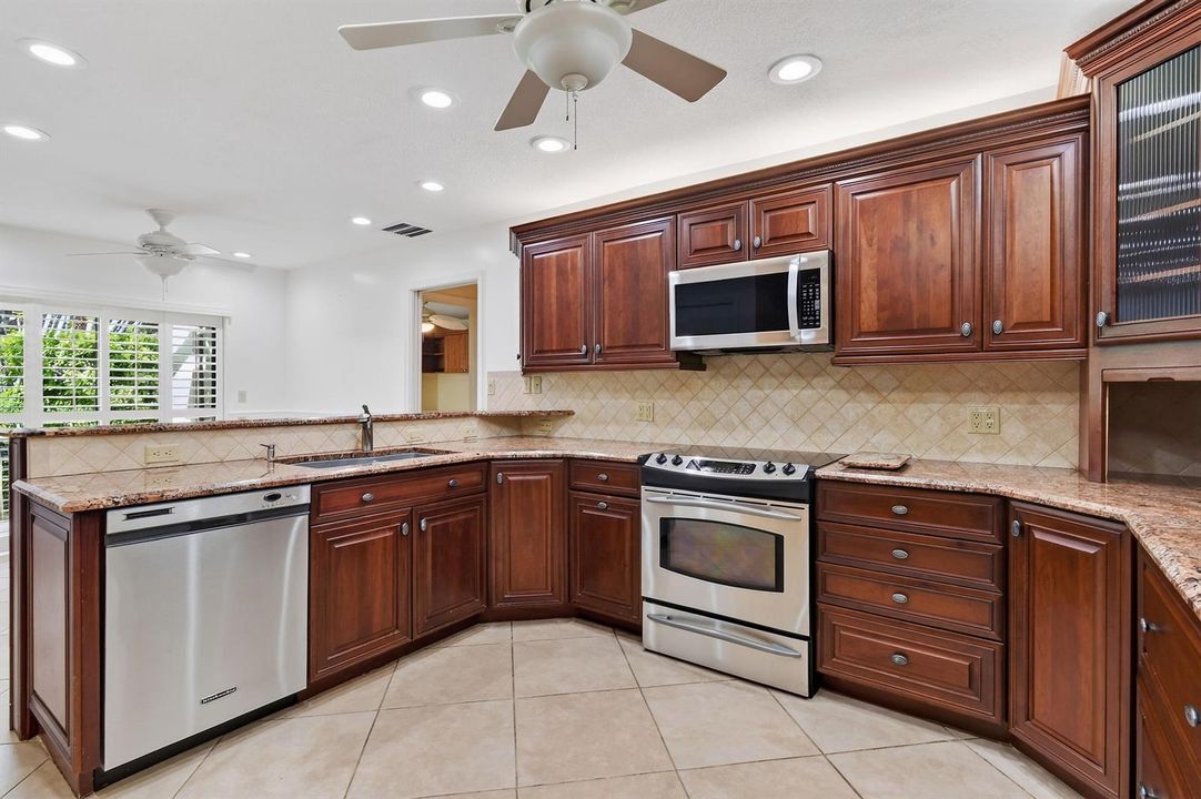 11453ShadyOaksLane(21)