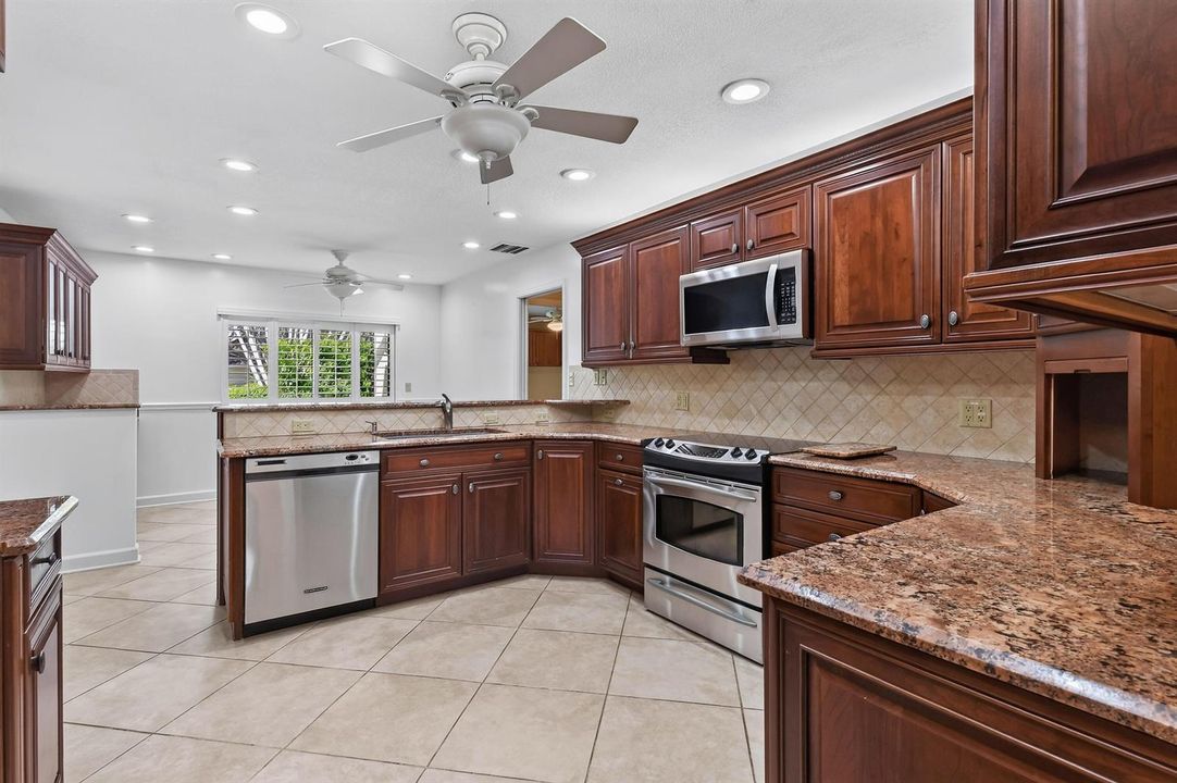 11453ShadyOaksLane(20)