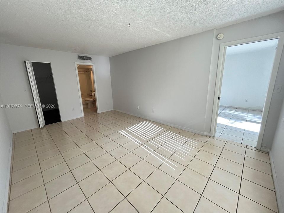 В аренду: $1,995 (2 спален, 2 ванн, 906 Квадратных фут)
