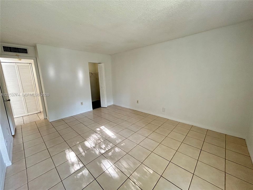 В аренду: $1,995 (2 спален, 2 ванн, 906 Квадратных фут)