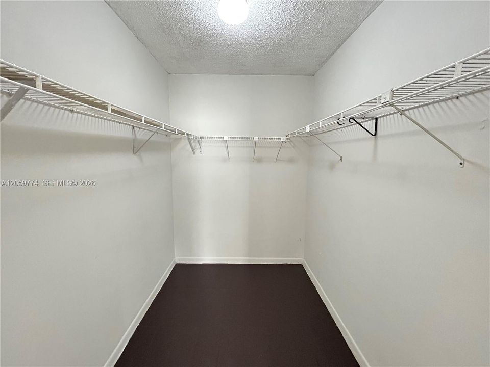В аренду: $1,995 (2 спален, 2 ванн, 906 Квадратных фут)