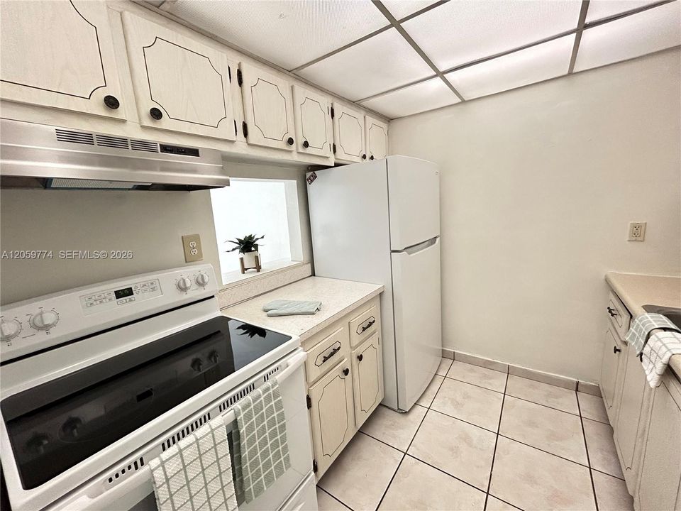 В аренду: $1,995 (2 спален, 2 ванн, 906 Квадратных фут)