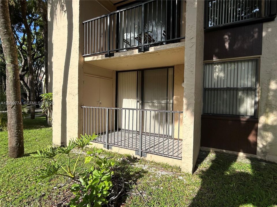 В аренду: $1,995 (2 спален, 2 ванн, 906 Квадратных фут)
